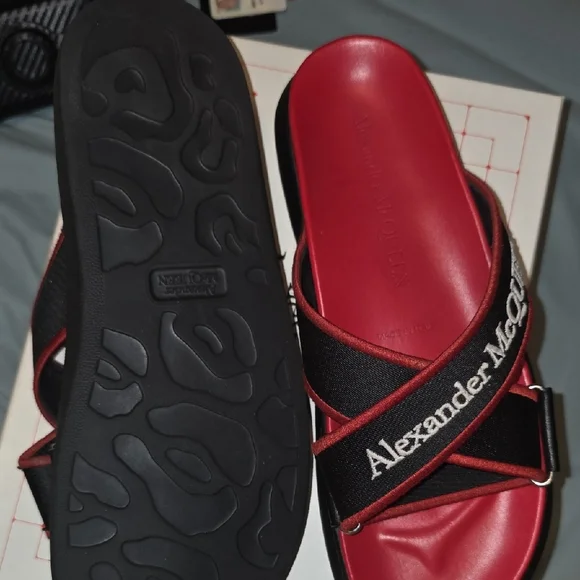 Alexander McQueen Men's Red and Black Sandals - Picture 6 of 6
